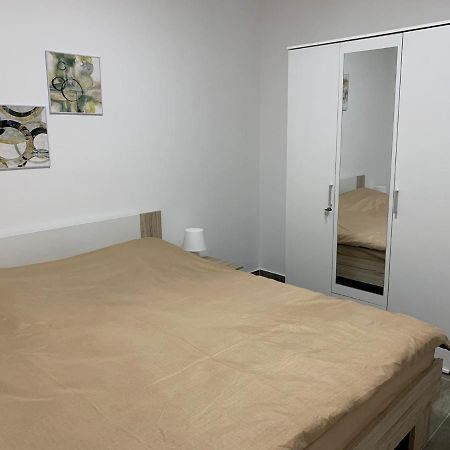 Apartman Diamond Парачин Екстериор снимка